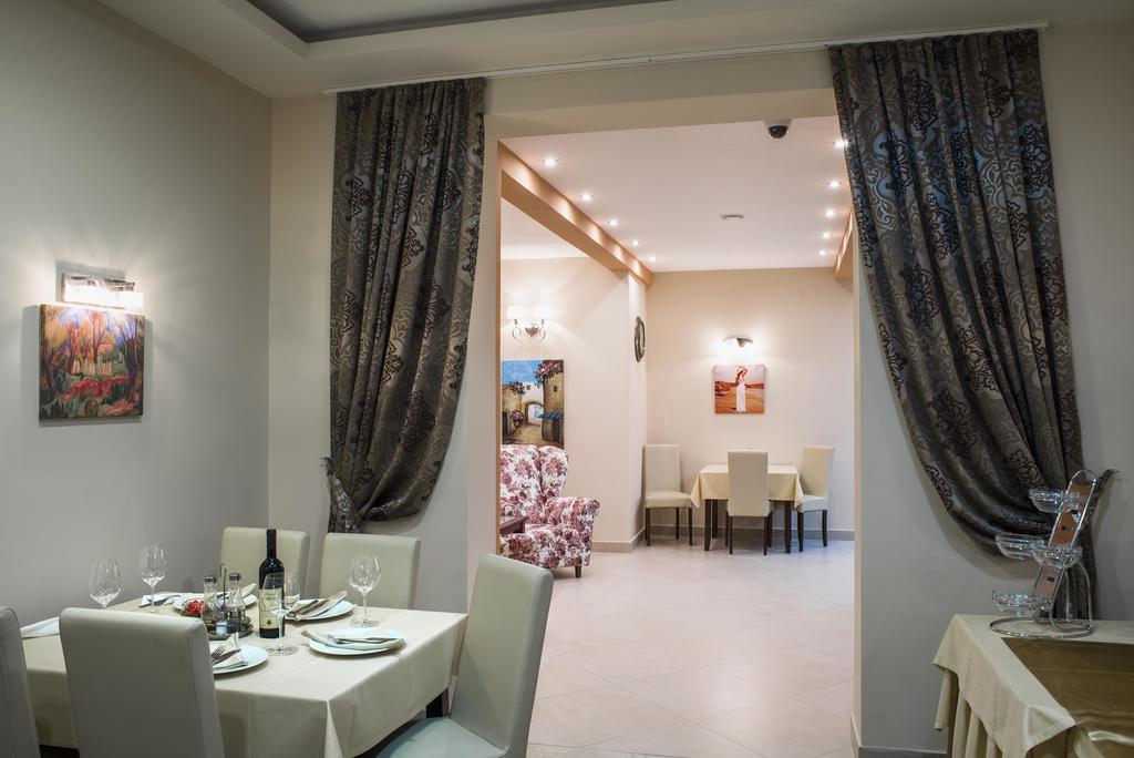 Garni Hotel Semlin B&B เบลเกรด ภายนอก รูปภาพ