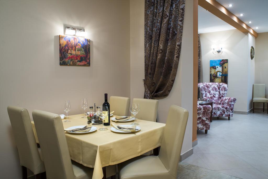 Garni Hotel Semlin B&B เบลเกรด ภายนอก รูปภาพ