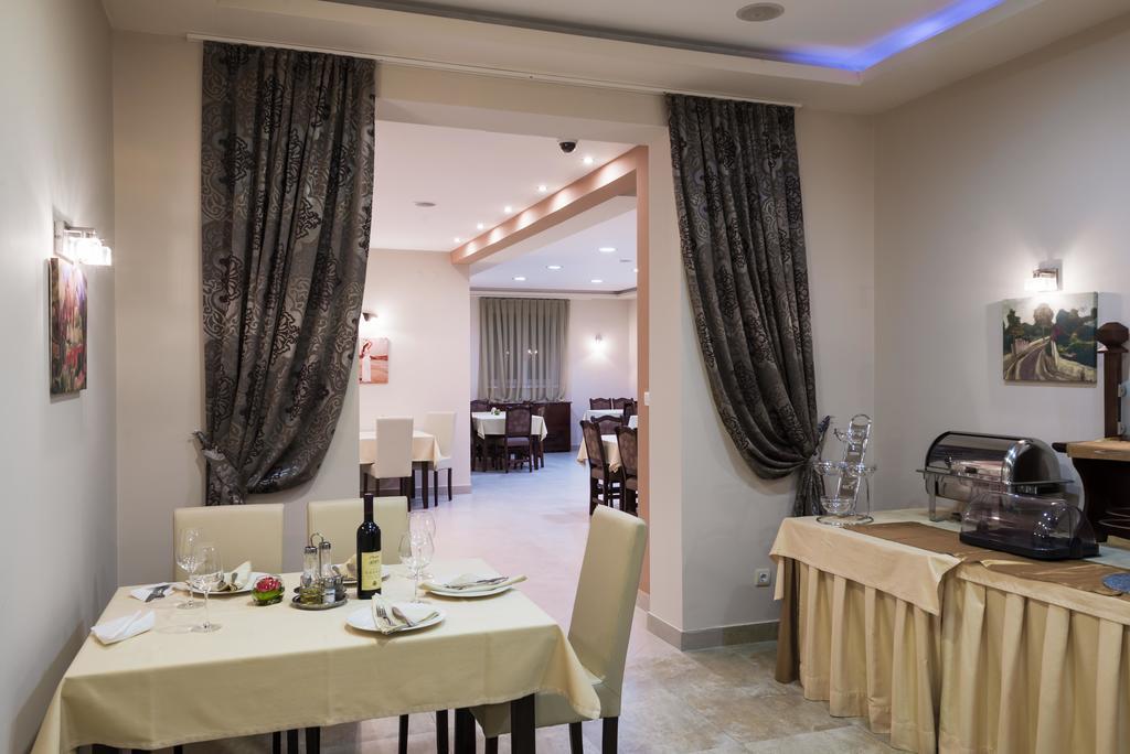Garni Hotel Semlin B&B เบลเกรด ภายนอก รูปภาพ