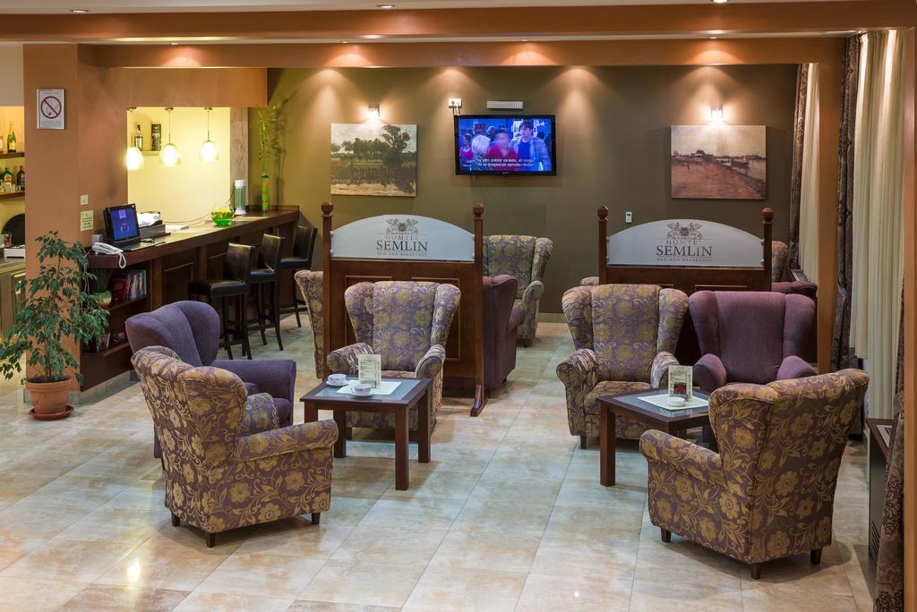 Garni Hotel Semlin B&B เบลเกรด ภายนอก รูปภาพ