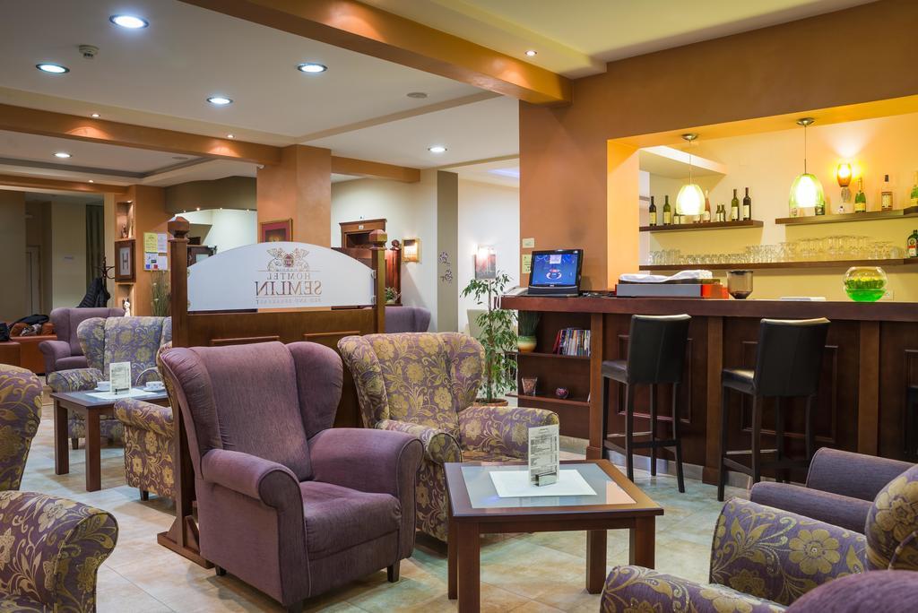 Garni Hotel Semlin B&B เบลเกรด ภายนอก รูปภาพ
